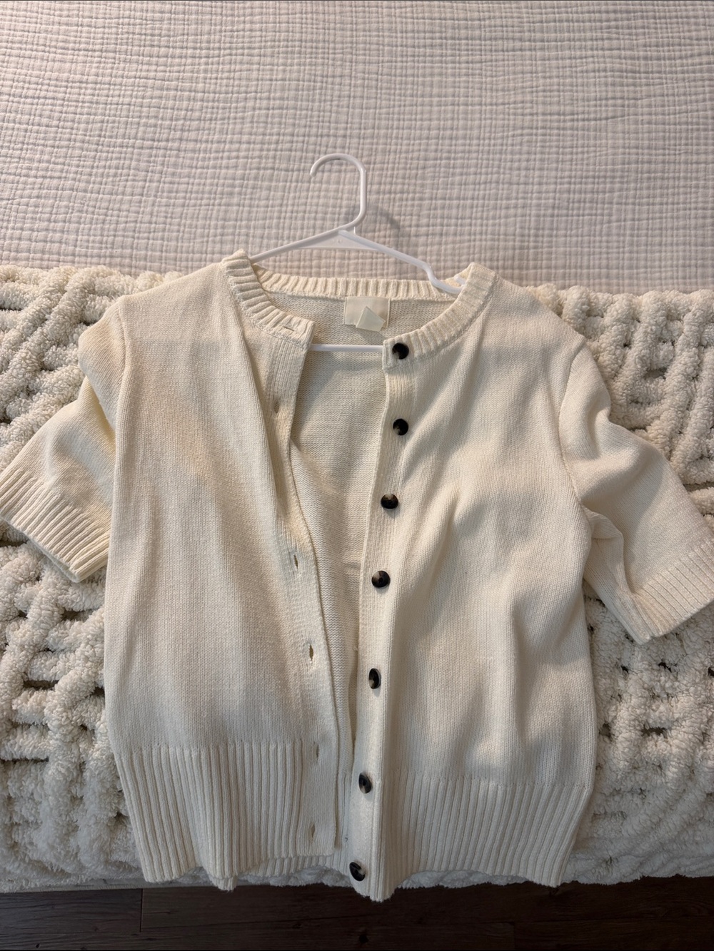 H&M Cream Short-Sleeve Button-Up Cardigan. Never worn
